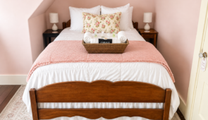 Room 7: Sea Rose Room