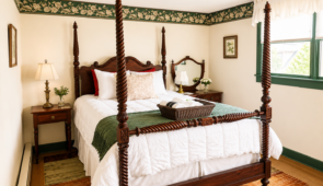 Room 6: English Holly Room